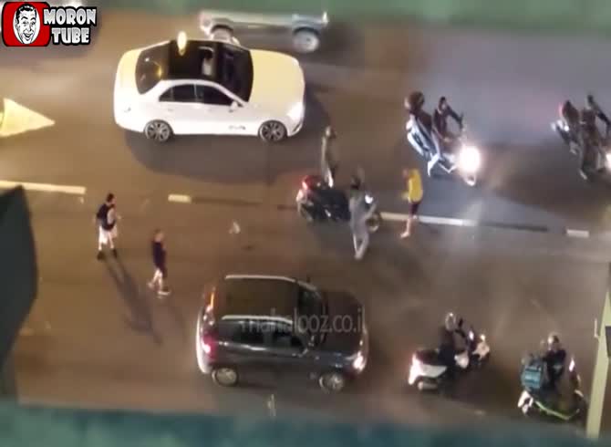Video :Roag fury - He was wrong to bother a man wearing a helmet!
